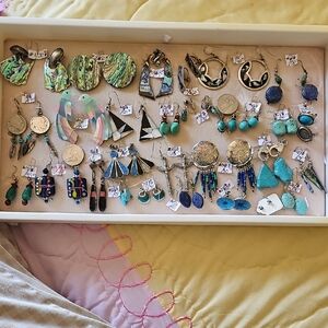 VINTAGE Beautiful Earrings,PLEASE READ DETAILS!!!